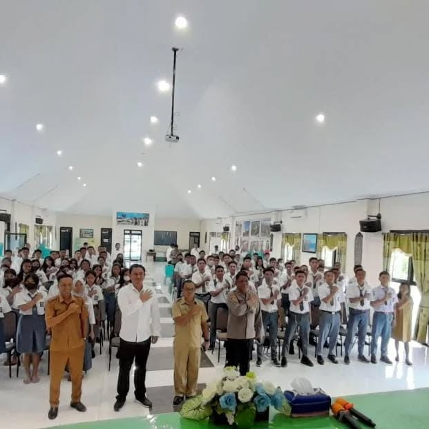 Kebersamaan warga SMA Negeri 3 Kupang
